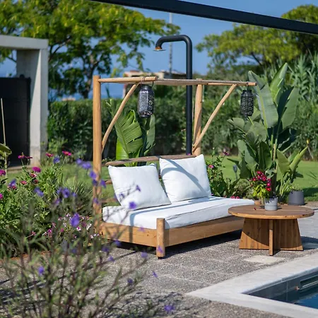 Private Pool By The Sea Apartment